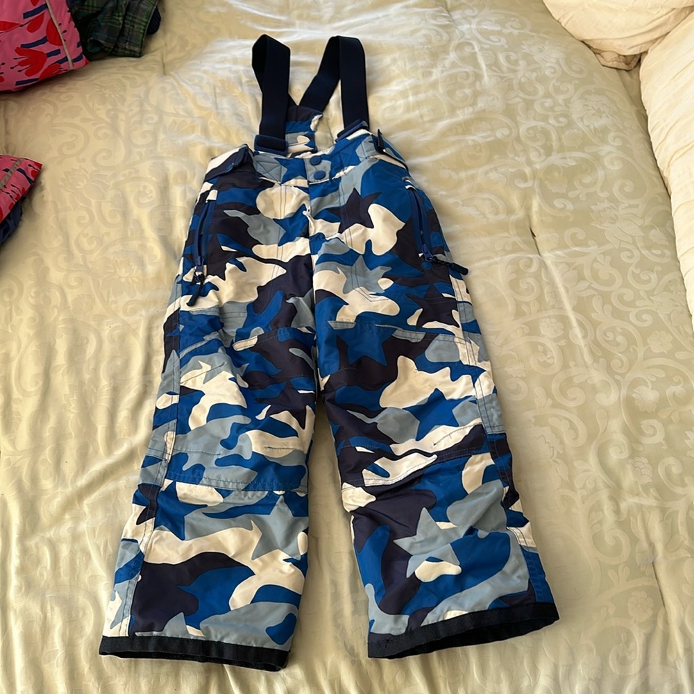 Boys snow pants with removable suspenders